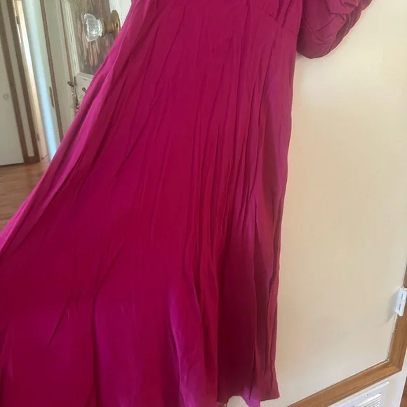 Vibrant Flowy Dress with Pockets - Picture 4 of 6